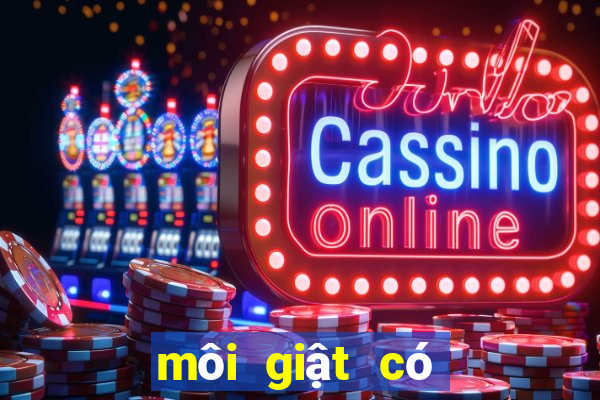 môi giật có điềm gì